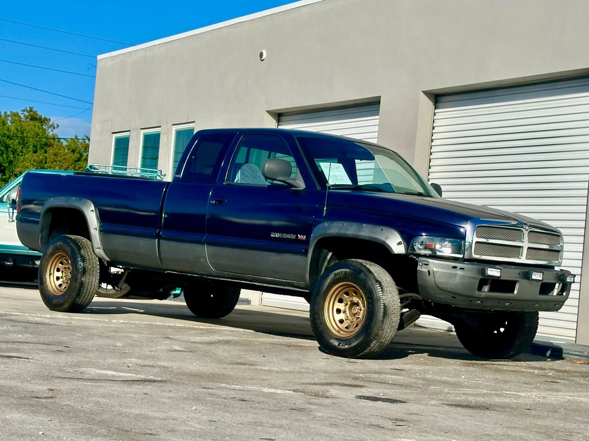 Used 1999 Dodge Ram 2500 Truck 2WD Club Cab image 3