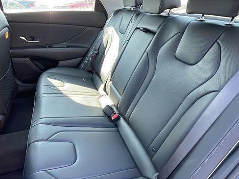 New 2025 Hyundai Elantra Limited image 16