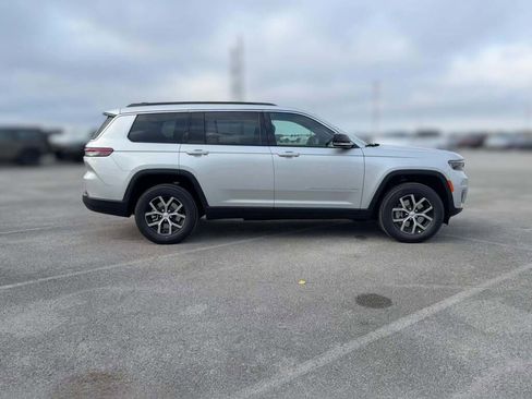 New 2025 Jeep Grand Cherokee L Limited image 14