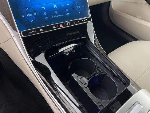 New 2025 Mercedes-Benz C 300 4MATIC Sedan image 32