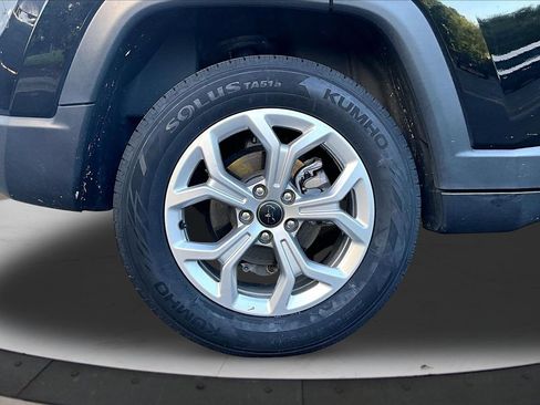 Certified 2025 Jeep Compass Latitude w/ Sun & Sound Group AWD/4WD image 35