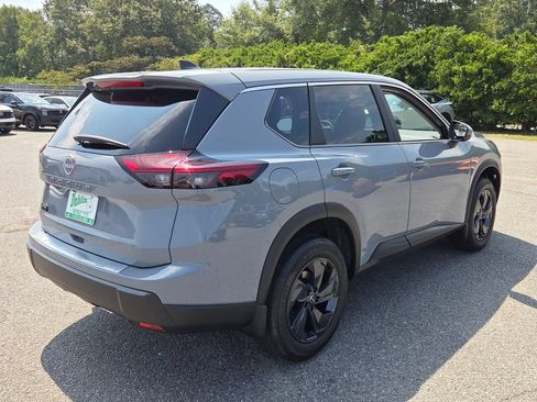 New 2026 Nissan Rogue SV FWD image 10