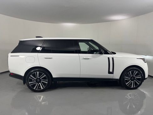 Used 2025 Land Rover Range Rover Long Wheelbase SE AWD/4WD image 4