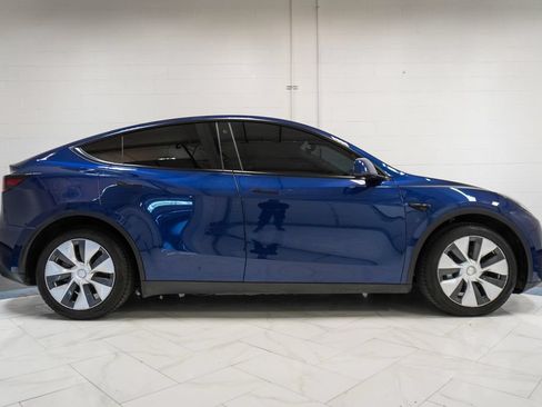 Used 2022 Tesla Model Y Long Range AWD/4WD image 26