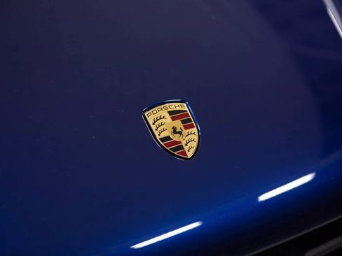 Certified 2025 Porsche Macan image 32