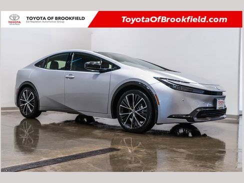 Certified 2025 Toyota Prius XLE FWD image 1