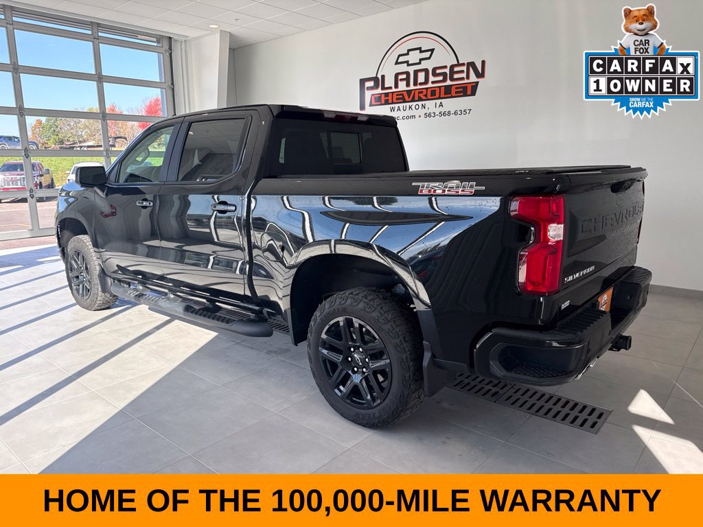 Used 2024 Chevrolet Silverado 1500 LT Trail Boss w/ LT Trail Boss Premium Package AWD/4WD image 2