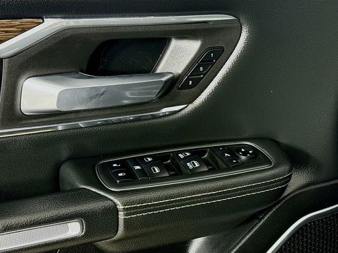 Used 2019 RAM 1500 Laramie AWD/4WD image 20