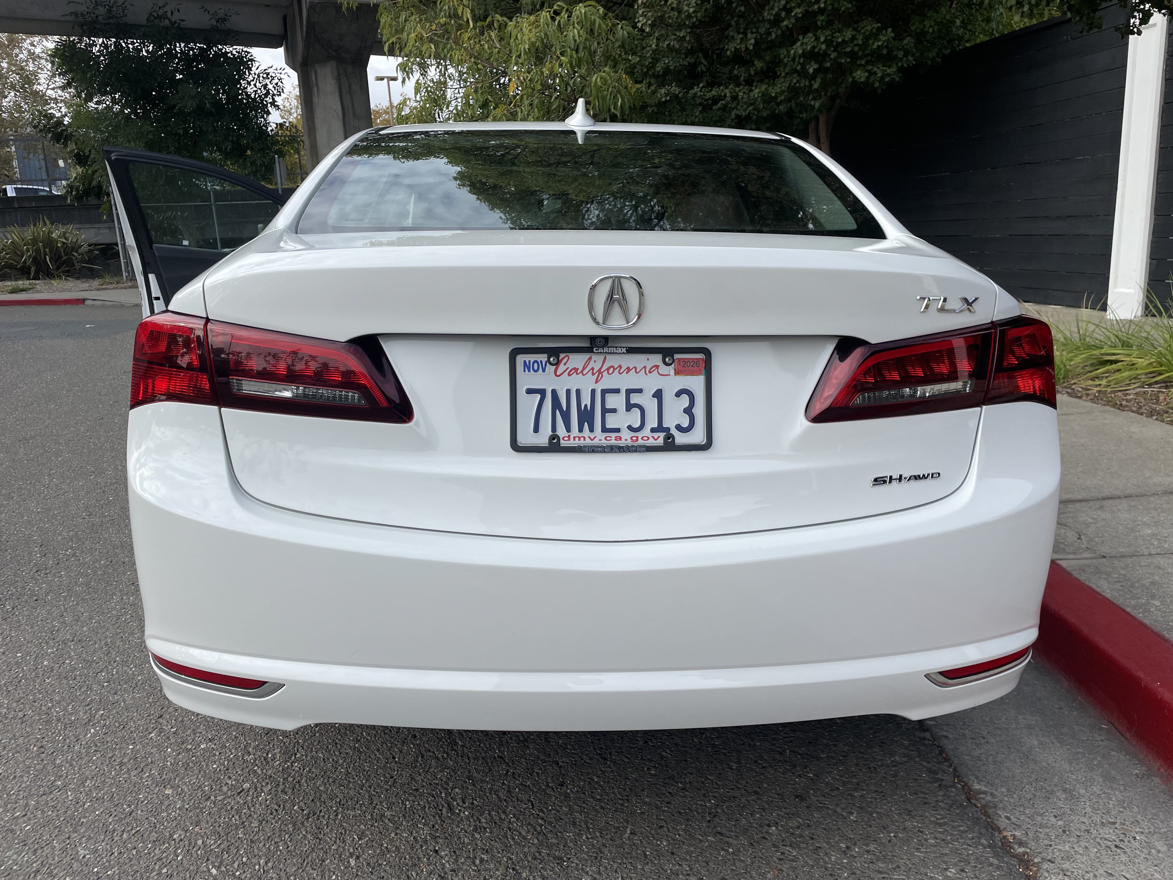 Used 2015 Acura TLX w/ Technology Package AWD/4WD image 10