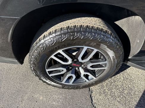 Certified 2023 GMC Yukon XL AT4 image 40