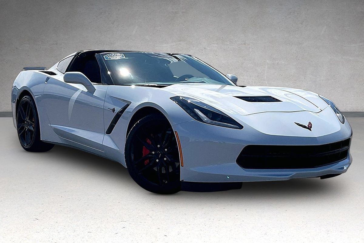 Used 2019 Chevrolet Corvette Stingray Coupe w/ Carbon Flash Badge Package RWD image 2