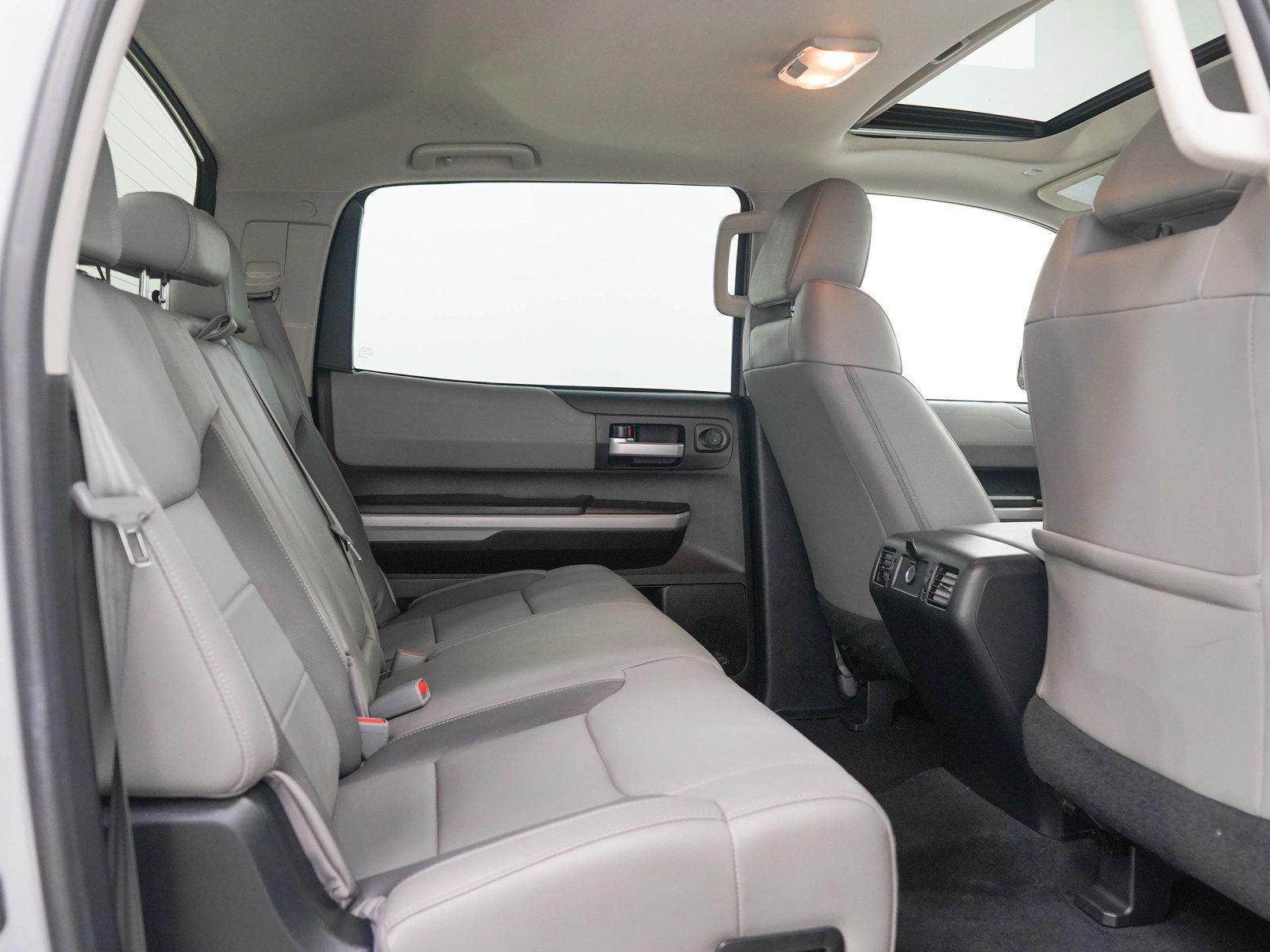 Used 2021 Toyota Tundra Limited w/ Limited Premium Package AWD/4WD image 14