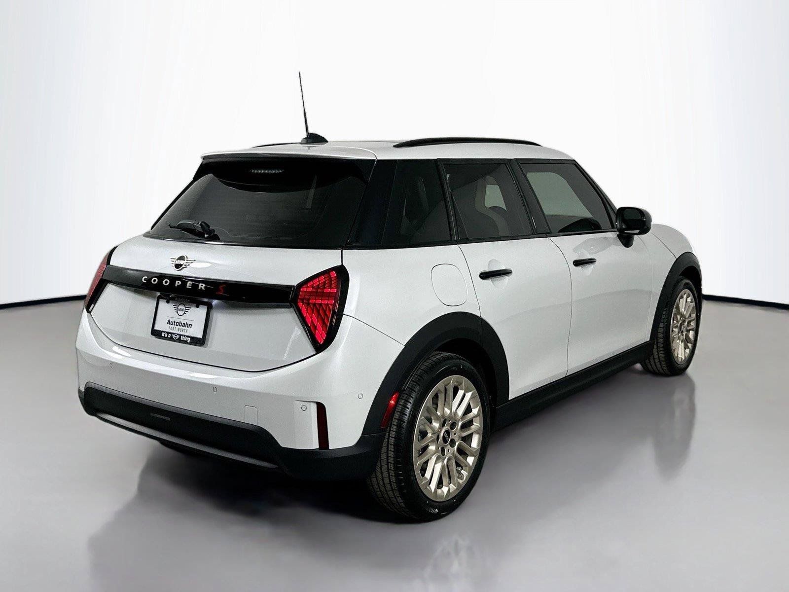 Used 2025 MINI Cooper S FWD image 4