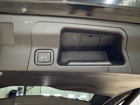 Used 2020 GMC Acadia SLT w/ Driver Alert Package II image 6