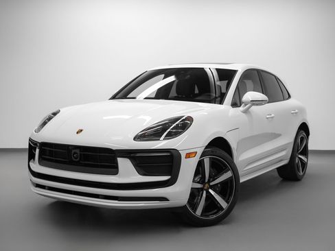 New 2026 Porsche Macan image 6