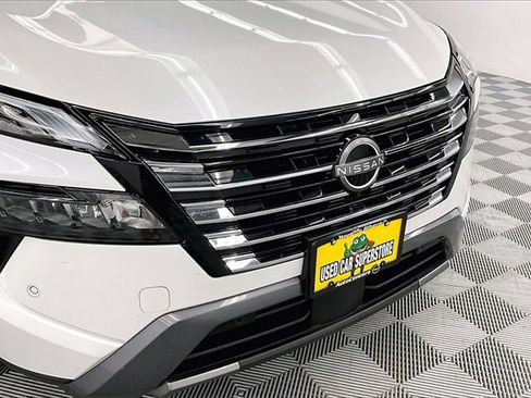 Used 2024 Nissan Rogue SL w/ SL Premium Package image 28