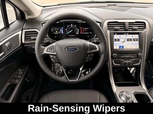 Used 2017 Ford Fusion SE w/ Equipment Group 602A image 27