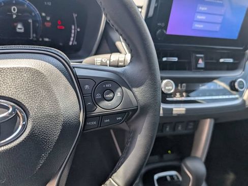 Used 2025 Toyota Corolla Cross XLE AWD/4WD image 17