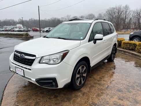 Used 2017 Subaru Forester 2.5i Premium w/ All-Weather Package image 3