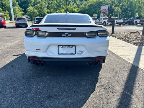 Used 2022 Chevrolet Camaro LT w/ Redline Edition RWD image 4