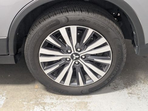 Used 2020 Mitsubishi Outlander ES AWD/4WD image 27