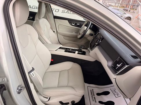 Used 2019 Volvo S60 T6 Momentum image 25