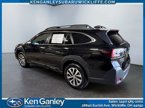 Used 2023 Subaru Outback Premium AWD/4WD image 3