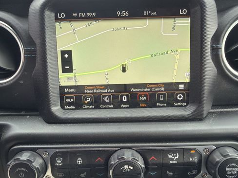 Used 2022 Jeep Wrangler Unlimited Rubicon 4xe w/ Cold Weather Group AWD/4WD image 20