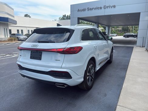 Certified 2025 Audi Q5 Prestige AWD/4WD image 5