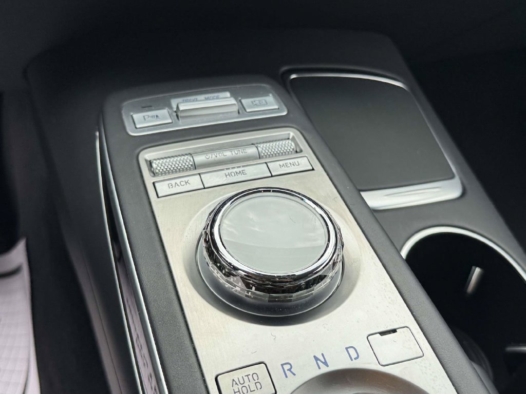 Certified 2024 Genesis GV70 2.5T AWD/4WD image 30