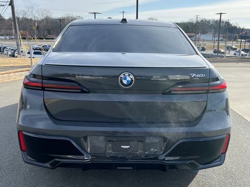 Used 2023 BMW 740i 740i w/ Executive Package image 8