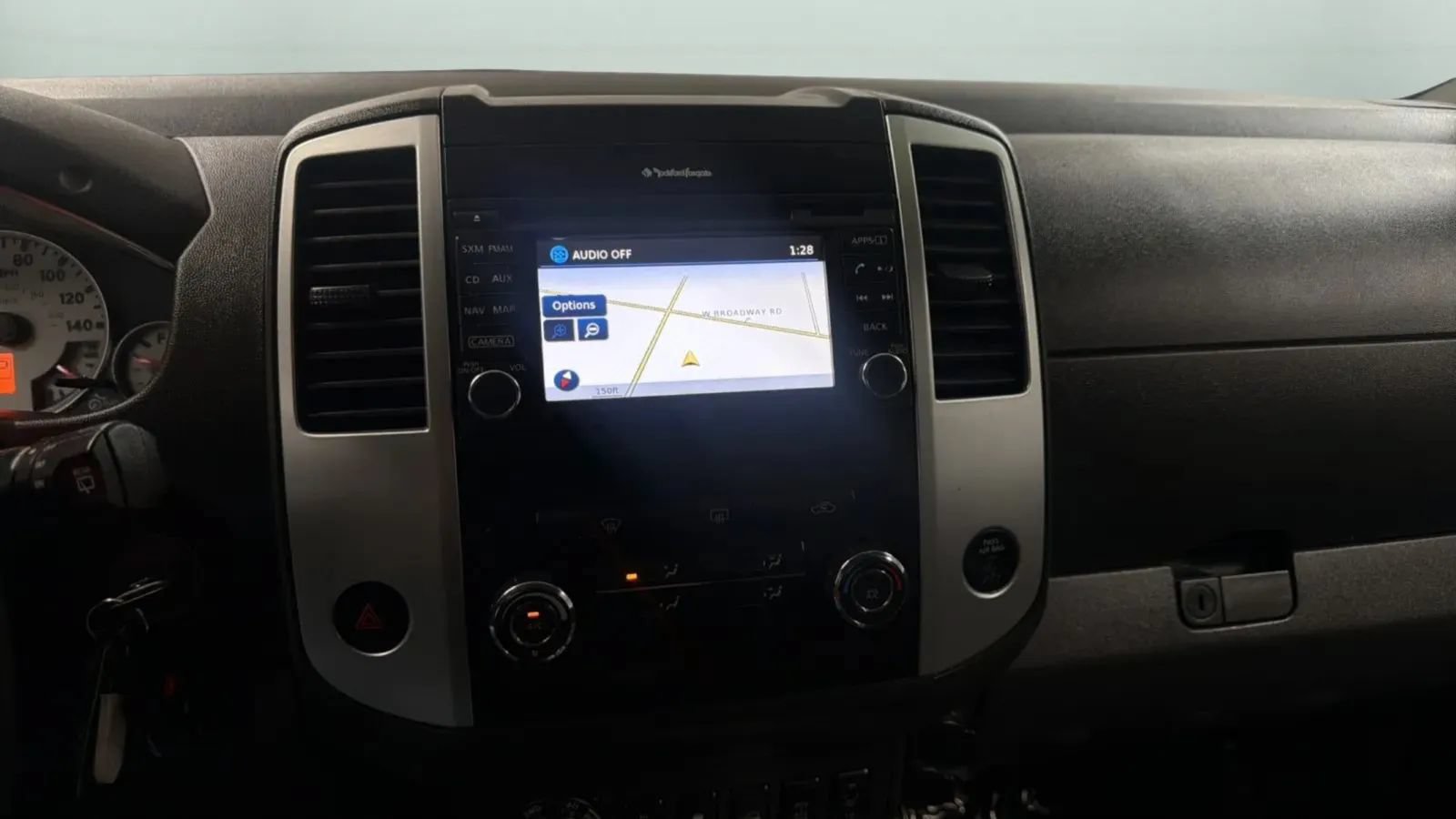Used 2015 Nissan Xterra PRO-4X w/ Nevada Tow Package AWD/4WD image 13