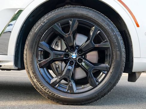 Used 2025 BMW X7 xDrive40i w/ Premium Package AWD/4WD image 13