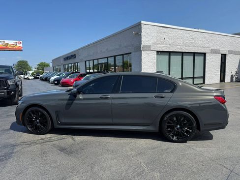 Used 2022 BMW 750i xDrive w/ Executive Package AWD/4WD image 4