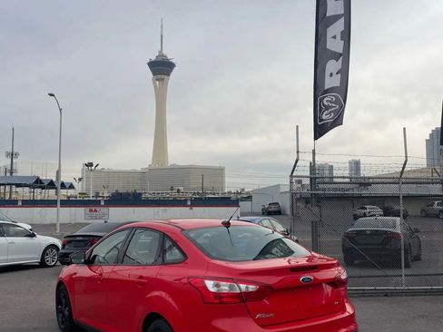 Used 2013 Ford Focus SE image 4