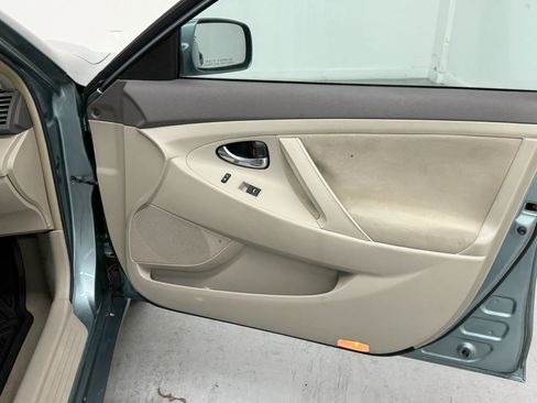Used 2011 Toyota Camry LE w/ LE Extra-Value Pkg FWD image 14