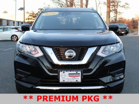 Certified 2019 Nissan Rogue SV w/ Premium Package image 2