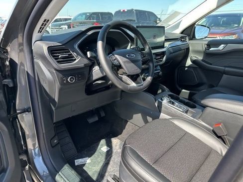 New 2025 Ford Escape SE image 14