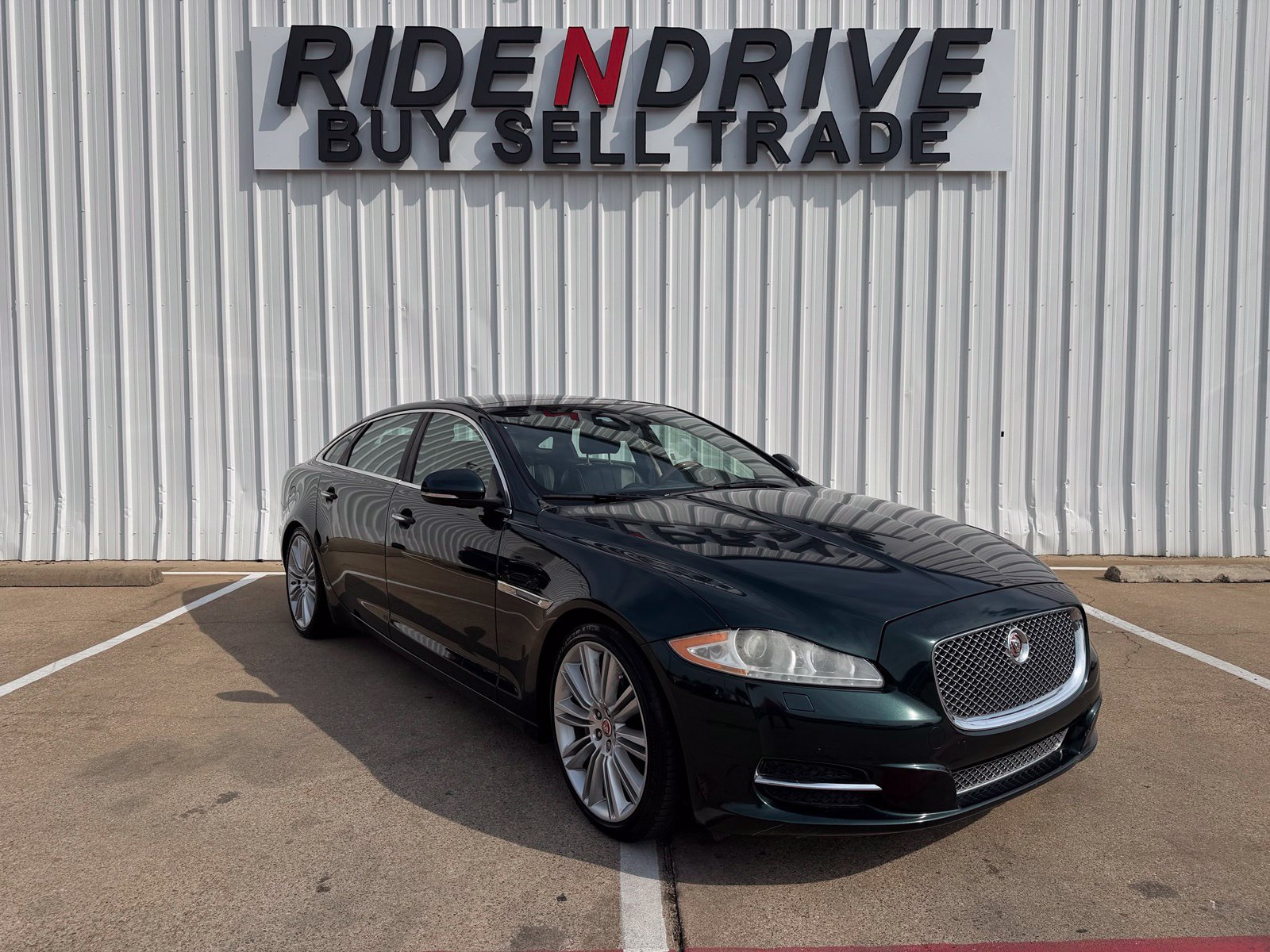 Used 2015 Jaguar XJ L Portfolio RWD image 10