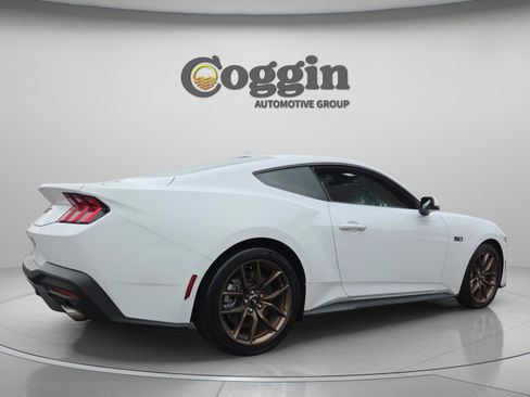 Used 2024 Ford Mustang GT Premium image 7