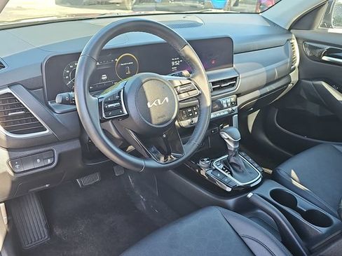 Used 2024 Kia Seltos EX AWD/4WD image 17