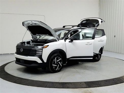 New 2026 Nissan Kicks SV w/ SV Premium Package image 11