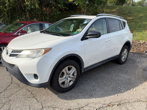 Used 2013 Toyota RAV4 LE AWD/4WD image 1