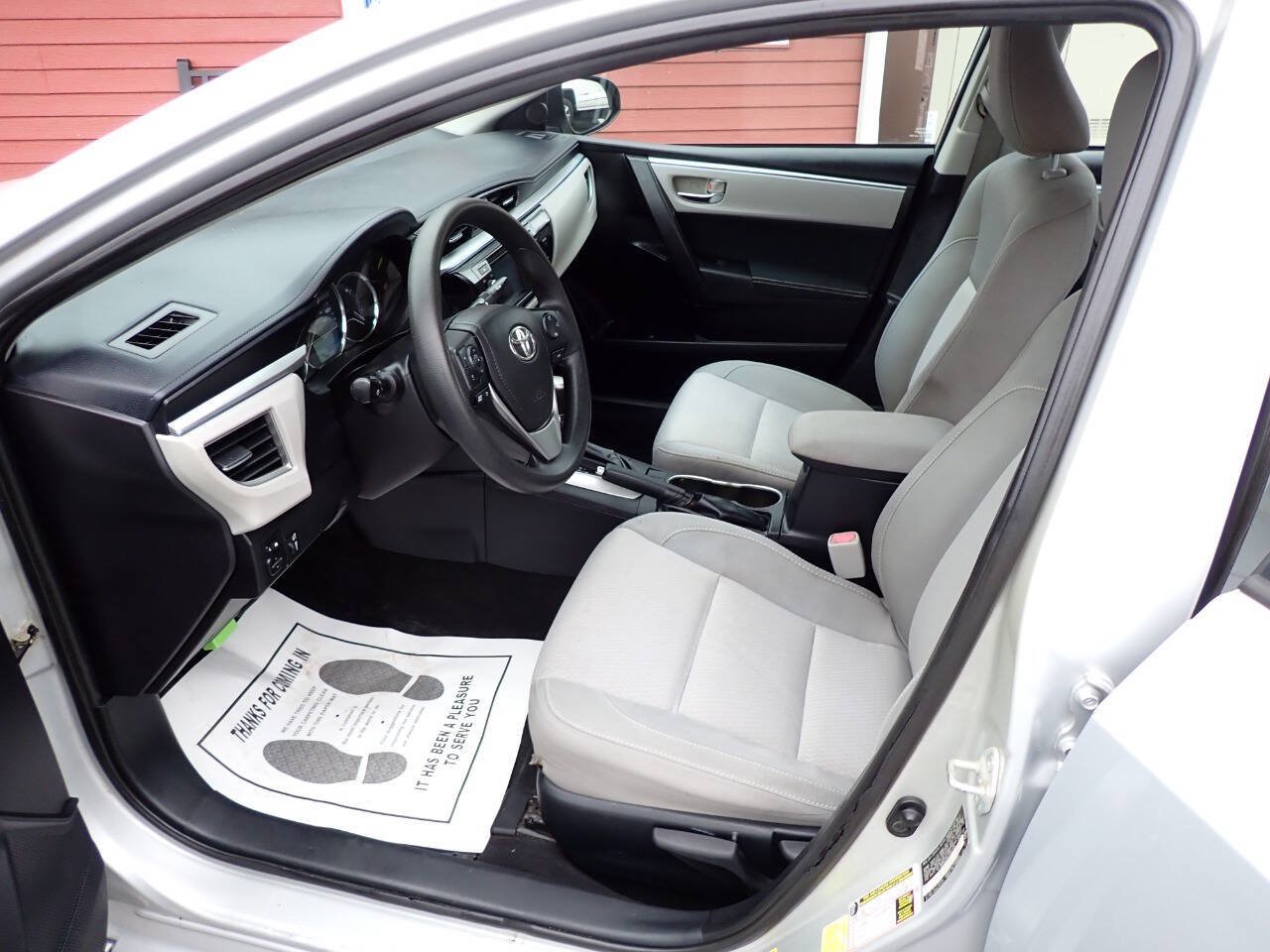Used 2015 Toyota Corolla LE FWD image 7
