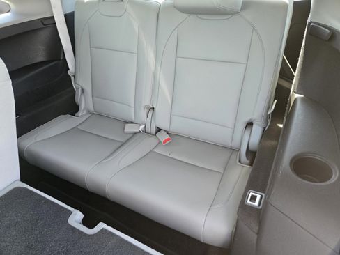 Used 2017 Acura MDX FWD image 23