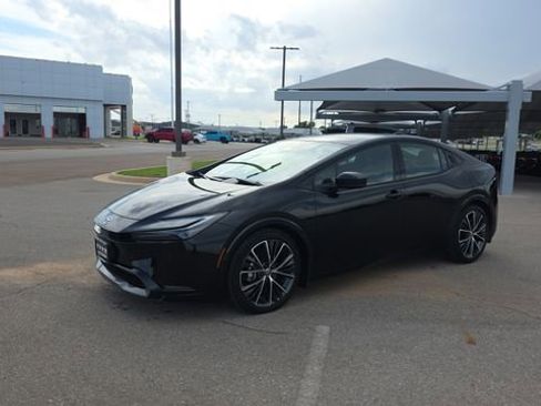 Used 2024 Toyota Prius Limited w/ Limited Premium Package FWD image 2