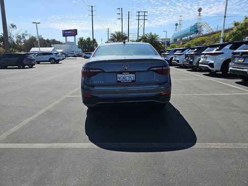 Used 2023 Volkswagen Jetta SE w/ Panoramic Sunroof Package FWD image 6