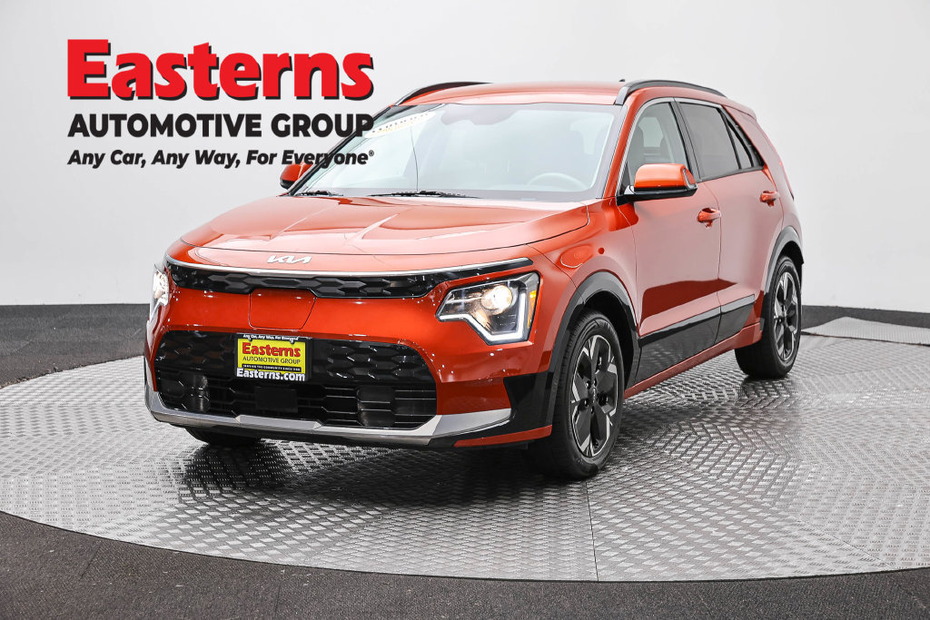 Used 2023 Kia Niro Wind w/ Wind Preserve Package FWD image 1