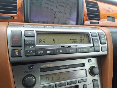 Used 2004 Lexus SC 430 Convertible image 16