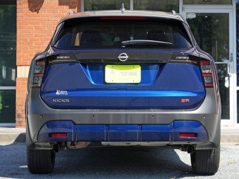 Used 2025 Nissan Kicks SR FWD image 10